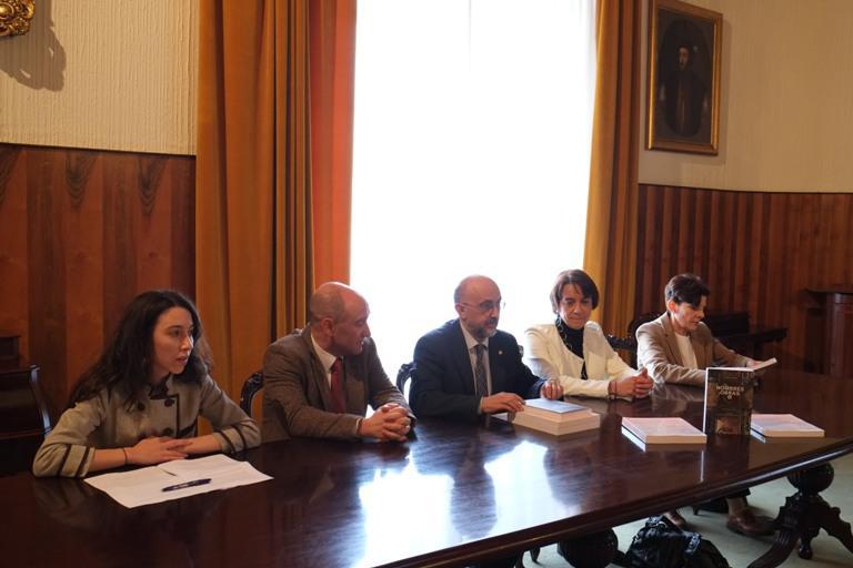 O grupo Iacobus da USC presentou dúas obras resultado do seu traballo investigador