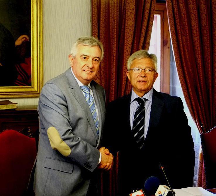 Alumnado da Facultade de Ciencias Económicas e Empresariais realizará prácticas en empresas da asociación Área Empresarial do Tambre