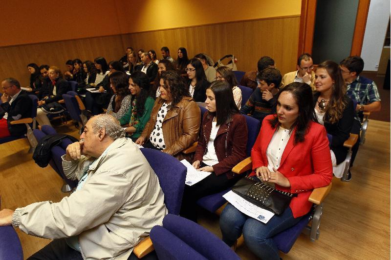 O VIII Máster en Prevención de Riscos  Saúde Medioambiental bota a andar en Ciencias coa entrega de diplomas a titulados