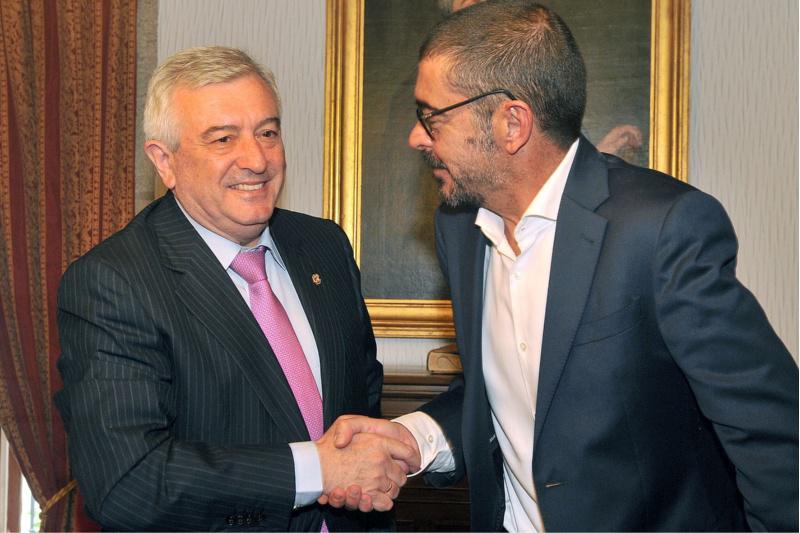 A USC e o Colexio de Avogados de Santiago asinan unha addenda ao convenio para impartir o Máster de Avogacía