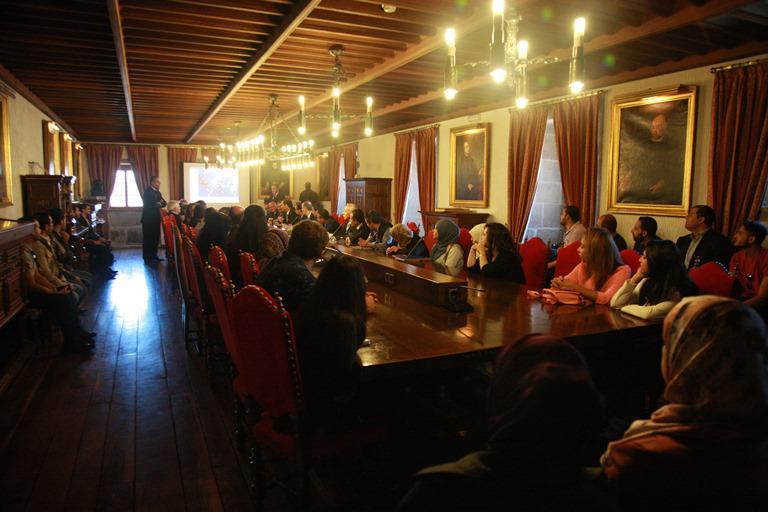 A USC recibe os embaixadores de once países da Liga Árabe