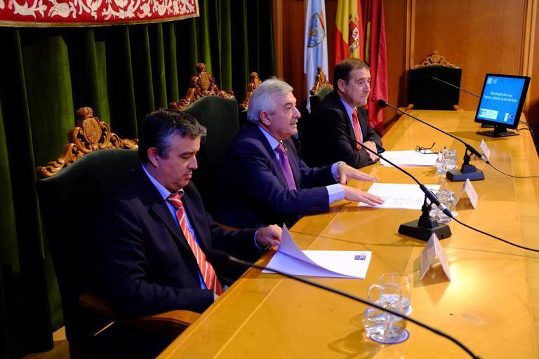 A profesora da USC Elena López Lago falou en Fonseca dos logros e  retos das tecnoloxías da luz