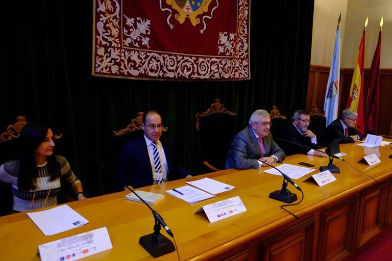 Viaño sinala a transparencia informativa como clave para garantir a conexión entre as universidades e a sociedade