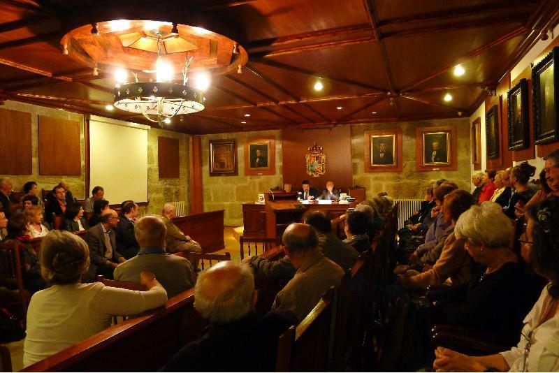 Sete decanos da Facultade de Medicina abordan nunha xuntanza o presente e o futuro da titulación compostelá