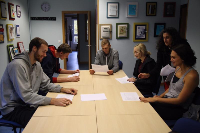 Xogadores do Río Natura Monbus Obradoiro cursan español no Centro de Linguas Modernas da USC