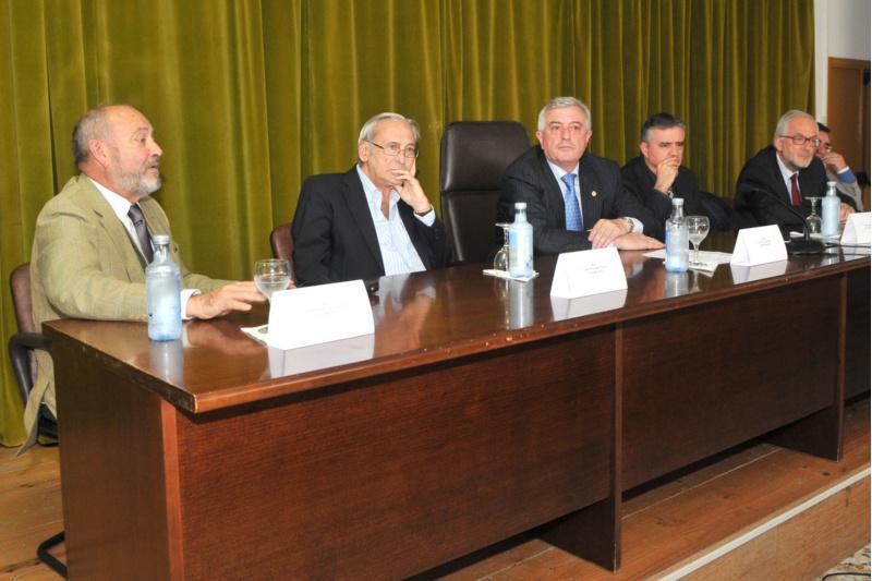 Homenaxe en Física ao catedrático Carlos Pajares