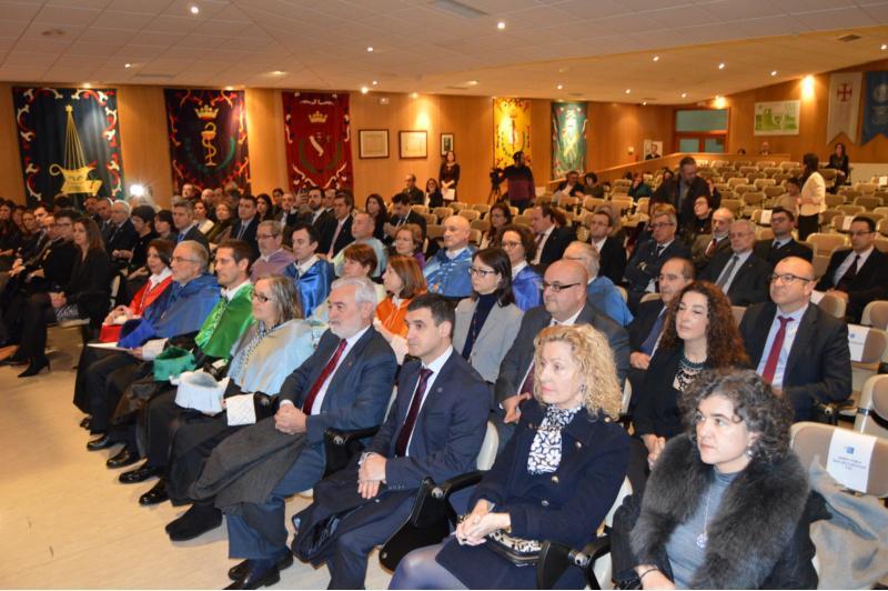 “A USC precisa de loxística e administración eficiente”, di Viaño, para quen “non son tempos de vivir do ‘glamour’ nin da historia”