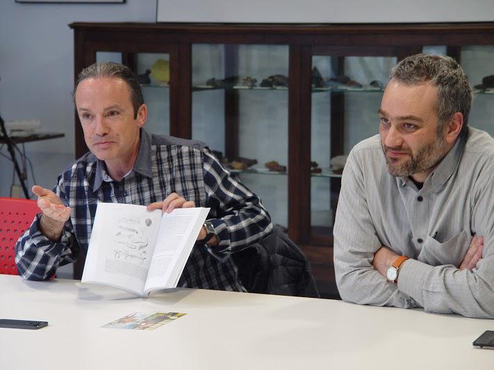 Carlos Briones presentou no Museo de Historia Natural da USC o libro Orígenes: el universo, la vida, los humanos