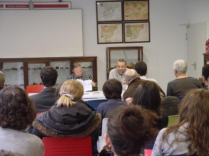 Carlos Briones presentou no Museo de Historia Natural da USC o libro Orígenes: el universo, la vida, los humanos