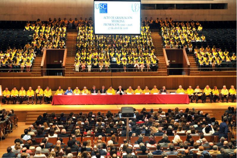 Unha nova promoción de Medicina celebrou este mércores o acto de licenciatura e graduación