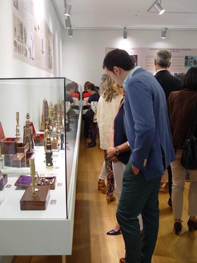 O Museo de Historia Natural da USC reúne por primeira vez na historia dúas xoias que representan a orixe da microscopía