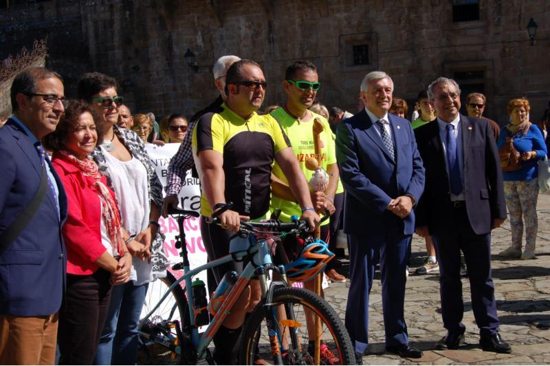 O reto '1.000 km contra el Cáncer' chegou este mércores a Santiago tras 28 días de carreira