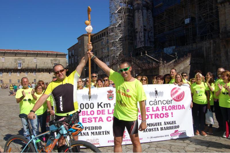 O reto '1.000 km contra el Cáncer' chegou este mércores a Santiago tras 28 días de carreira