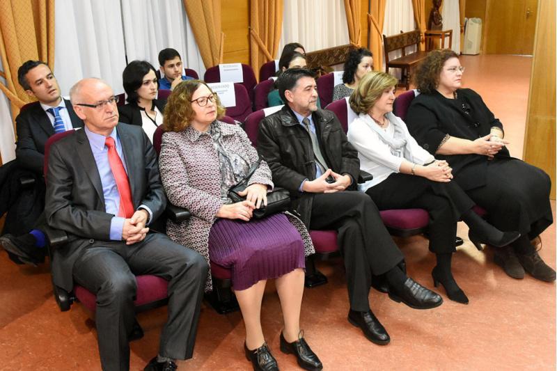 Farmacia conmemorou a festividade da súa patroa, a Inmaculada Concepción