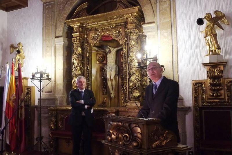 O profesor José Miguel Sagüillo Fernández-Vega tomou posesión como decano de Filosofía