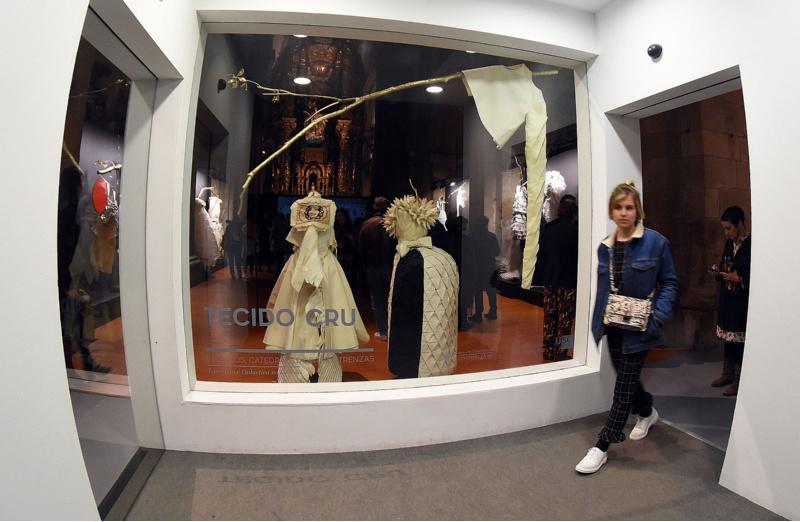 ‘Tecido cru. Insectos, catedrais, dobras e trenzas’, un paseo polos principios do deseño