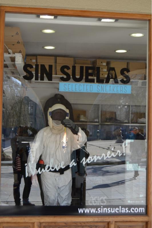 As compañías Palimoco e Lucecús abren as ‘performances’ en escaparates no marco do XXIII Festival de Teatro Universitario