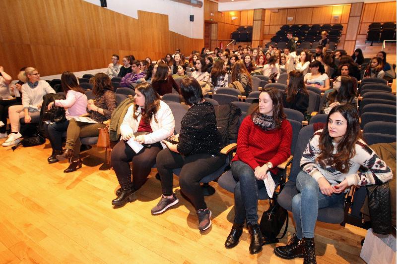 Catro organizacións sociais presentan programas de voluntariado aptos para participar estudantes en Formación do Profesorado