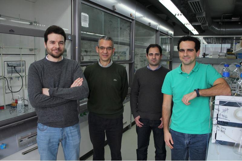 Construíndo as pezas invisibles dunha máquina molecular