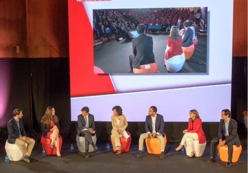 Participantes de Argos, Yuzz e de Situm participan no encontro de emprendemento de Universia