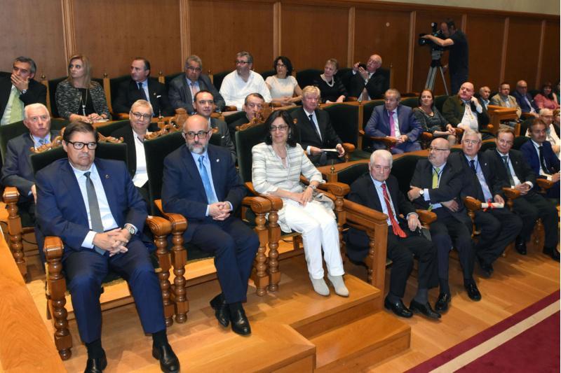 O Colexio de Fonseca acolleu o nomeamento de novos académicos de honra e numerarios da Academia Xacobea