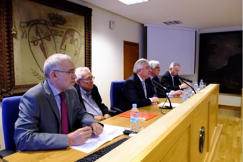 Ulises Moulines e Tomás Vives conversaron na USC sobre liberdade e ciencia