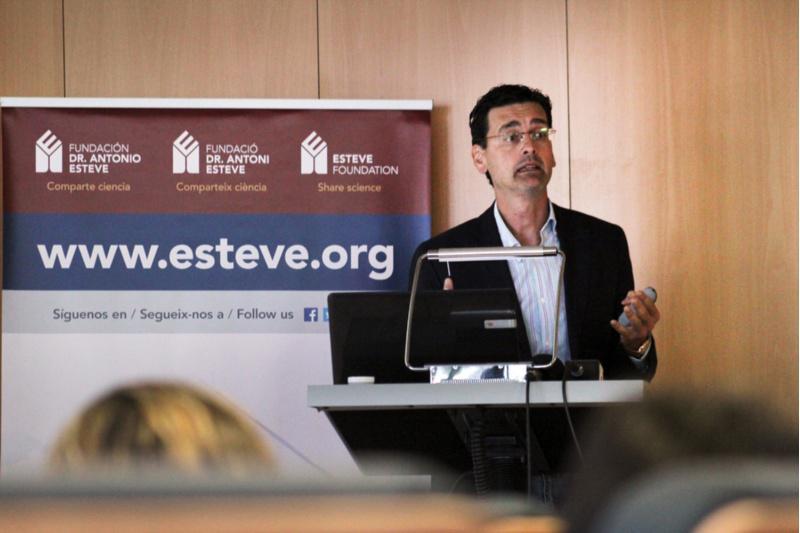 O grupo de Rubén Nogueiras recibiu o premio da Fundación Dr. Antonio Esteve ao mellor artigo de investigación farmacolóxica publicado por un autor español en tres anos