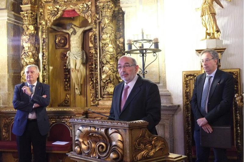 Francisco Durán reivindica os estudos humanísticos e sociais na súa toma de posesión como decano de Xeografía e Historia