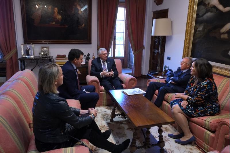 Marcelino Oreja doou a contía do XXI Premio Internacional Grupo Compostela-Xunta de Galicia a Aldeas Infantiles
