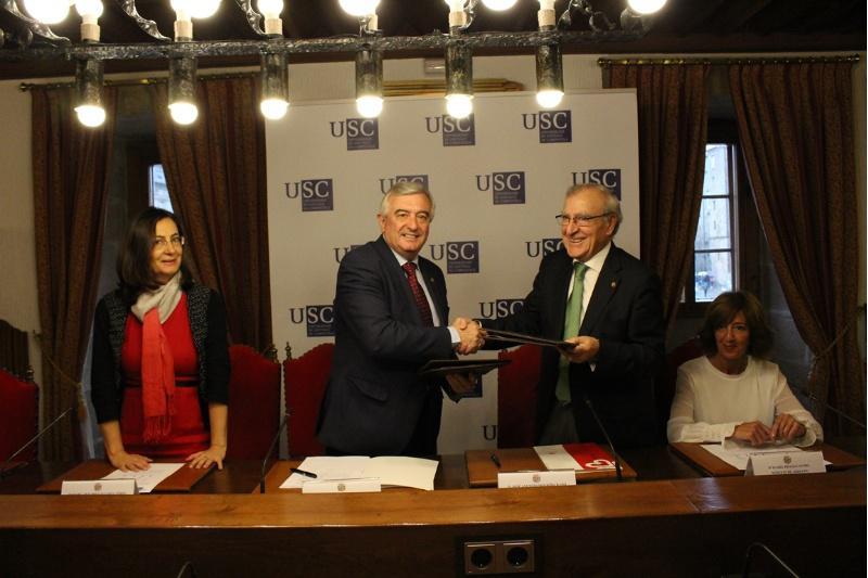 O Campus de Santiago contará con colectores de roupa de Cáritas