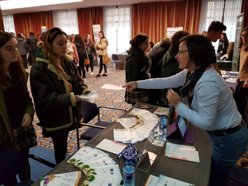 O Campus Terra da USC presenta a súa oferta académica no salón de orientación universitaria Unitour Oviedo