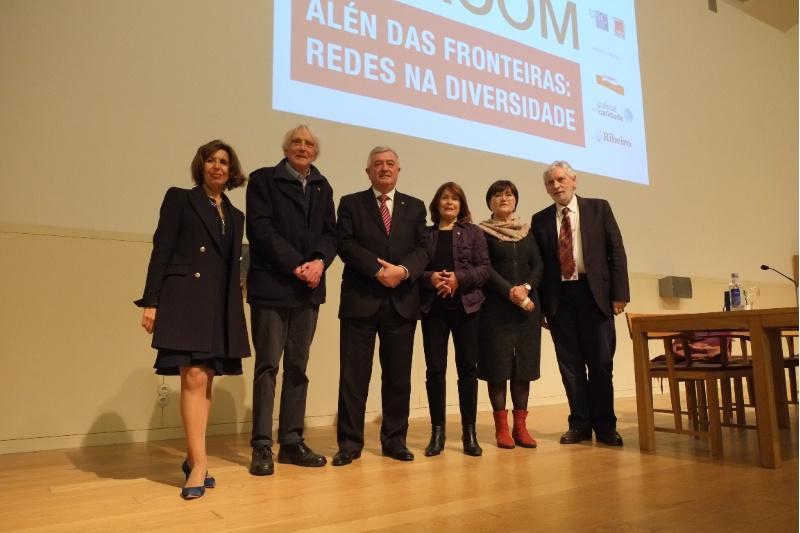 A USC recoñece coa súa Insignia de Ouro a Michèle e Armand Mattelart