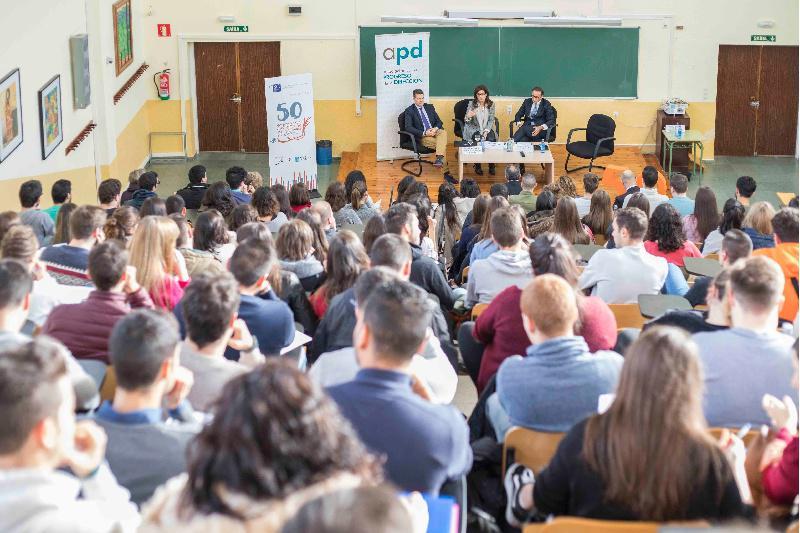 A Facultade de Ciencias Económicas e Empresariais da USC vive o encontro ‘Da Universidade á empresa’