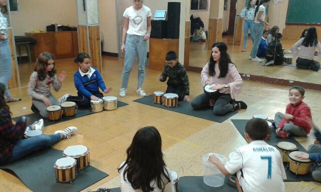 Os obradoiros de música impartidos por alumnado de Mestre en Educación Infantil e Primaria finalizan esta semana