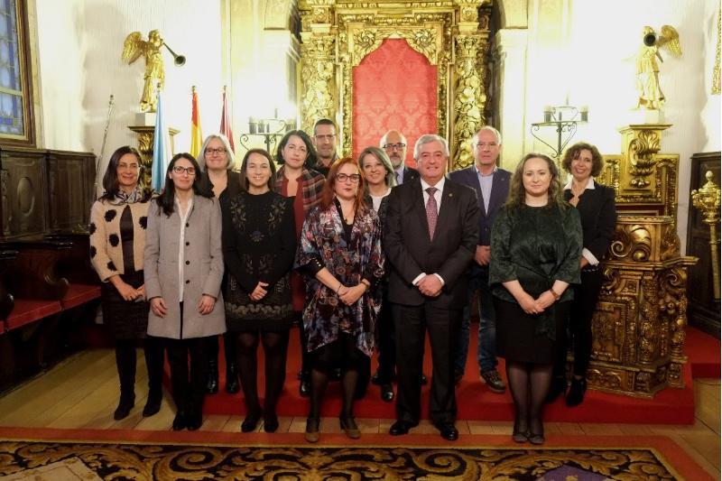 Elena Vázquez Cendón tomou posesión como decana de Matemáticas nun concorrido acto en San Xerome