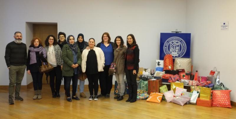 Un cento de docentes e PAS participaron este ano na campaña Nais con Ilusión 