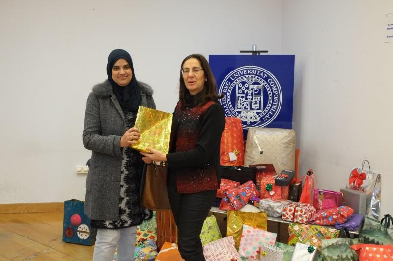 Un cento de docentes e PAS participaron este ano na campaña Nais con Ilusión 