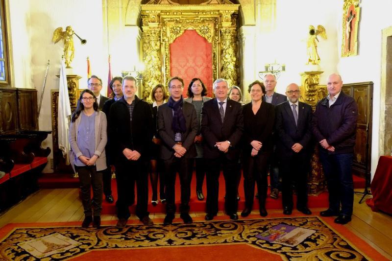 O profesor Ramón Bouzas Lorenzo tomou posesión como decano de Ciencias Políticas e Sociais