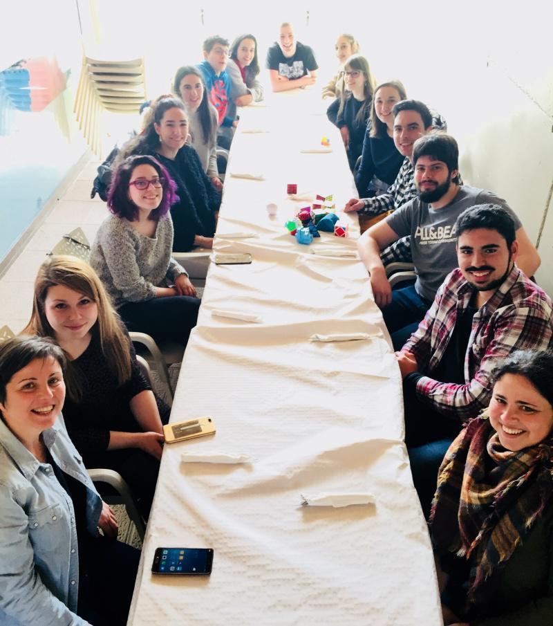 O Servizo de Participación e Integración Universitaria da USC no Campus Terra forma os monitores científicos para XuvenCiencia