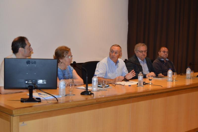 Un coloquio sobre democracia con ex parlamentarios galegos cita máis dun centenar de estudantes en Formación do Profesorado