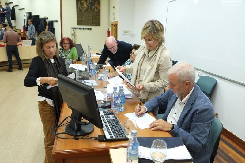 Constituído o Claustro Universitario