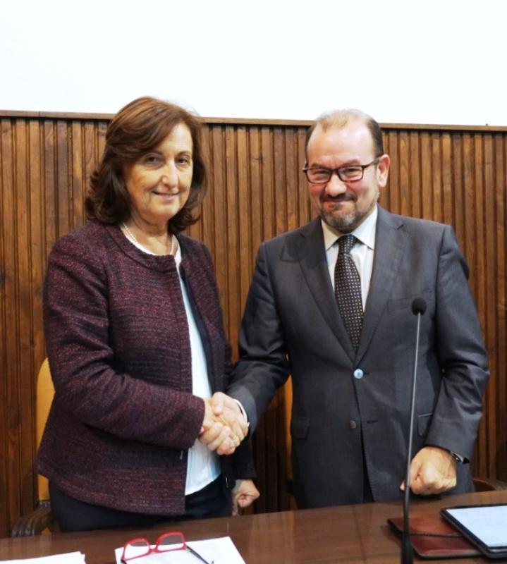 Pilar Bermejo tomou posesión do seu segundo mandato como decana da Facultade de Química