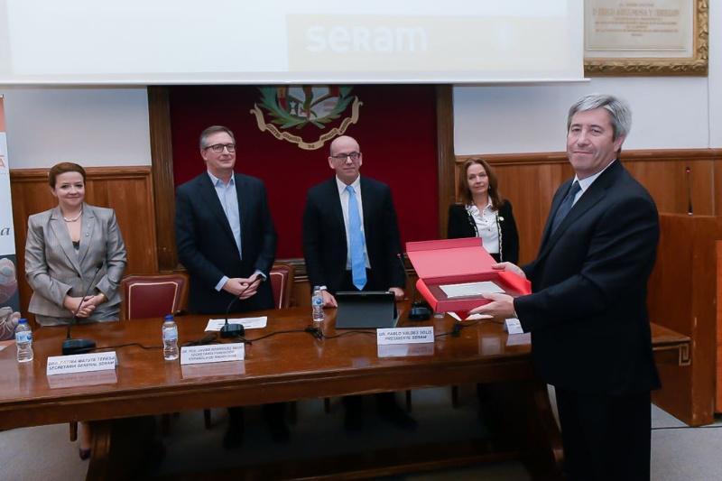 O profesor José Martín Carreira Villamor, premio á profesión en Radioloxía 2018 da Sociedade española desta especialidade