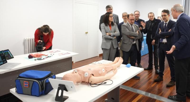 A área docente de Simulación Médica da Facultade de Medicina incorpora novo equipamento