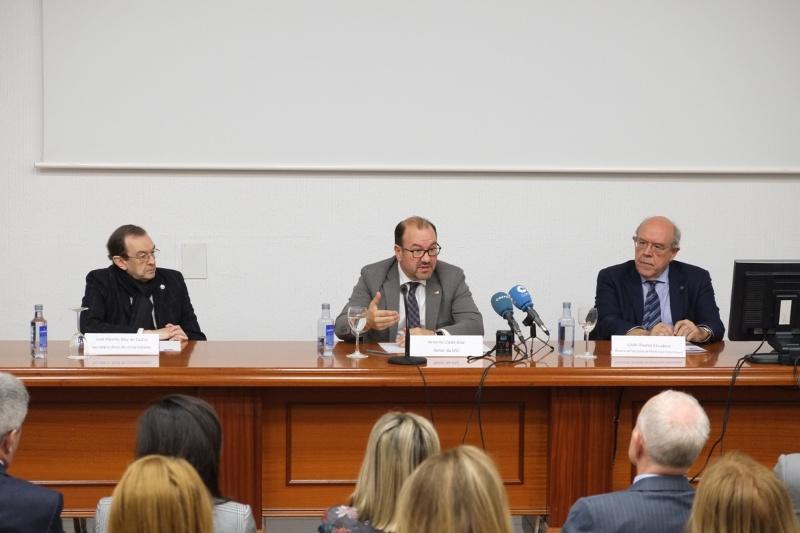 A área docente de Simulación Médica da Facultade de Medicina incorpora novo equipamento