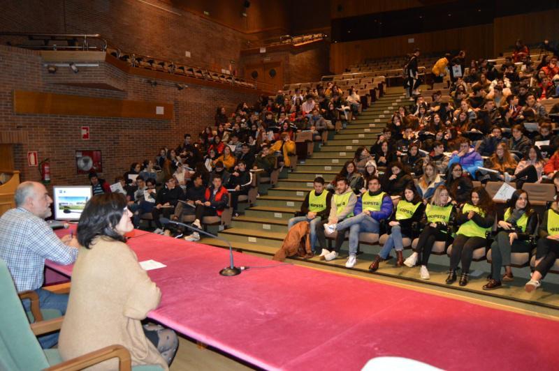 Uns 300 estudantes de dez centros de ensino medio coñecen nunha xornada a oferta de estudos e servizos do campus de Lugo 