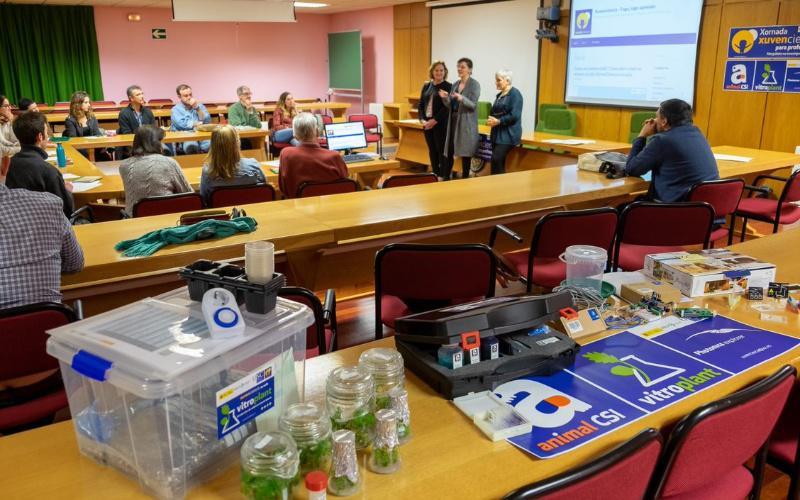 XuvenCiencia pecha as súas V Xornadas para Profesorado logo de formar a 50 ensinantes no uso de kits de experimentación