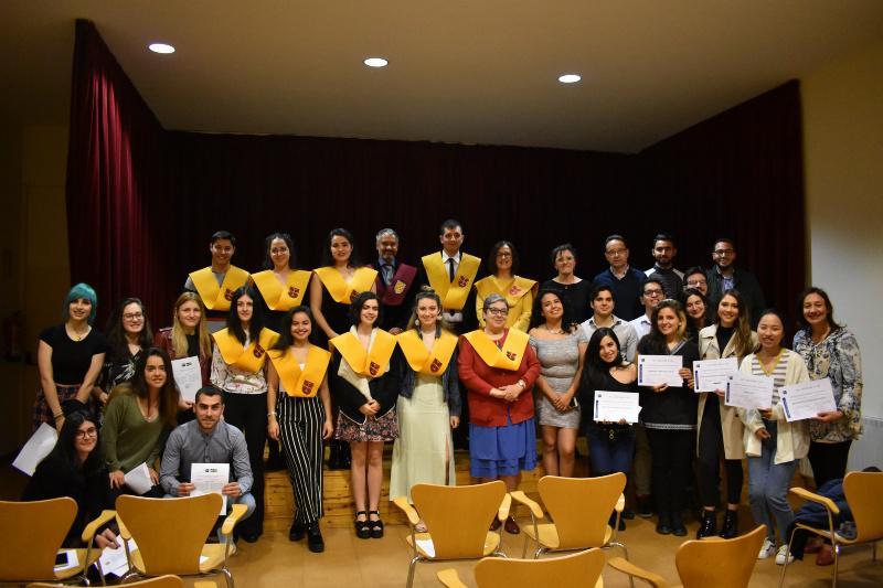 Acto académico de imposición de bandas e entrega de diplomas de convivencia na residencia universitaria Jesús Bal y Gay