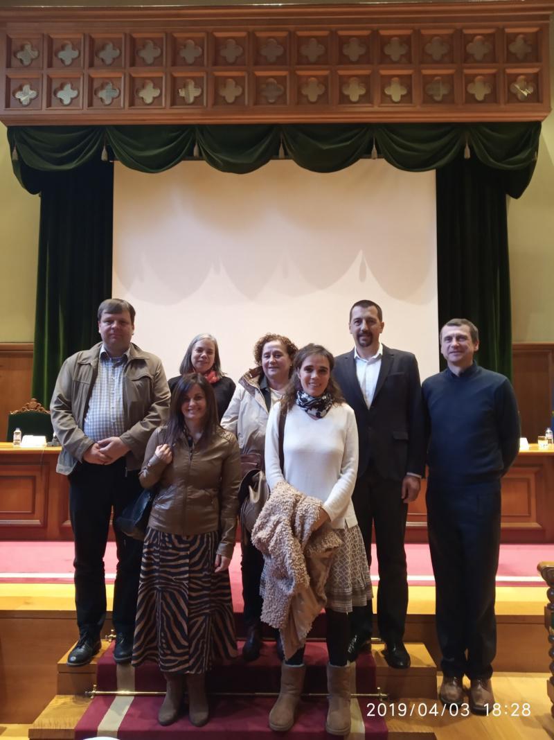 A USC traballa con alumnado preuniversitario no descubrimento de novos antimicrobianos 