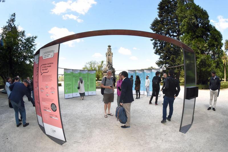 A mostra ‘A cidade, o Camiño e nós’ explora a percepción da cidadanía sobre Compostela